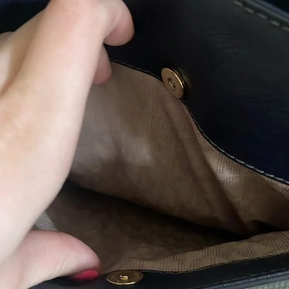 🫐Micheal Micheal Kors Crossbody and Wallet🫐 - Picture 9 of 14